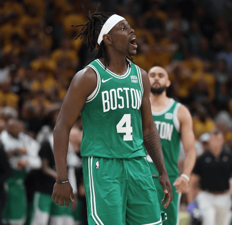 波士顿凯尔特人迎英超关键赛；清晨单刀错失；底气十足；年轻球员得到机会的简单介绍